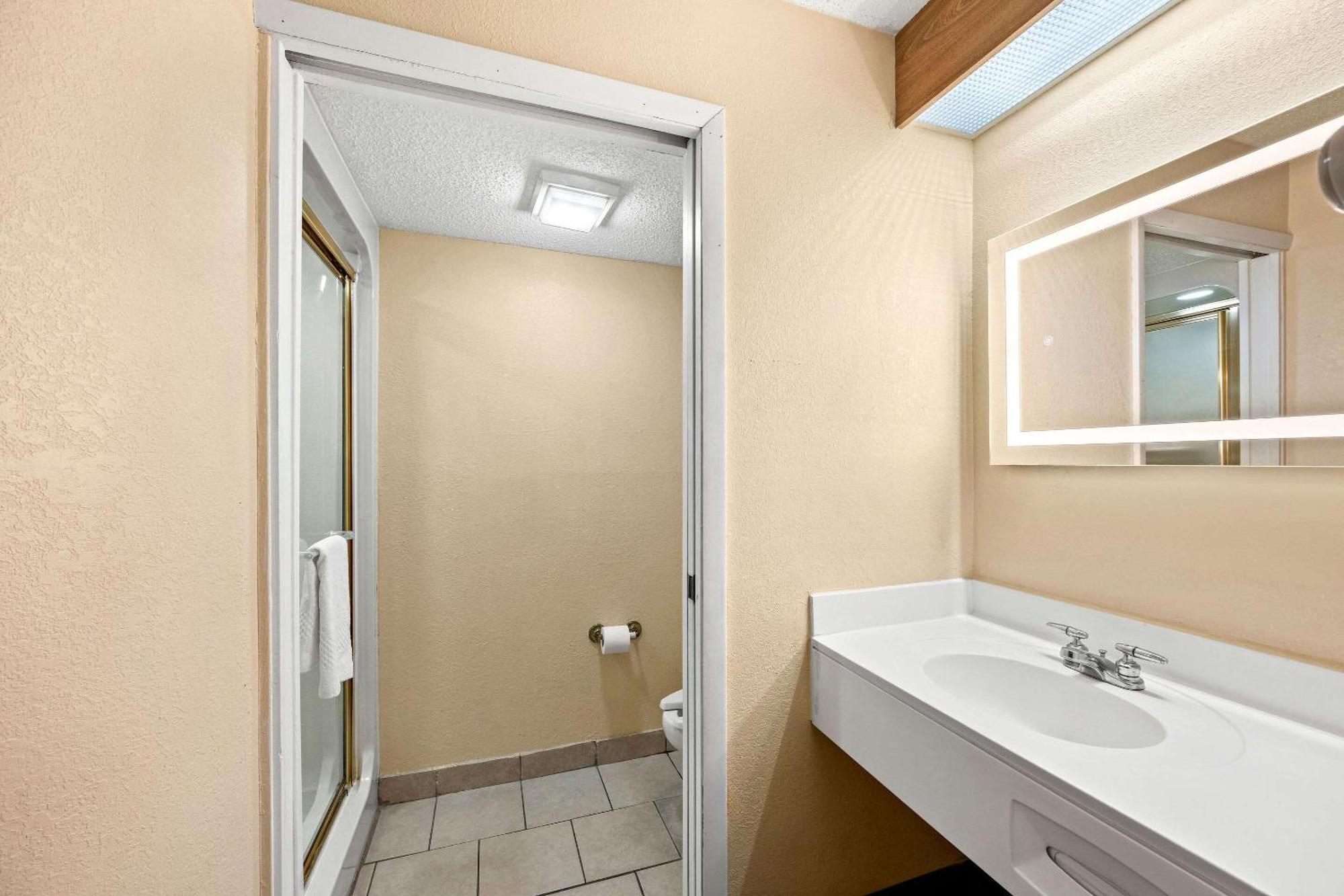 Econo Lodge London Esterno foto